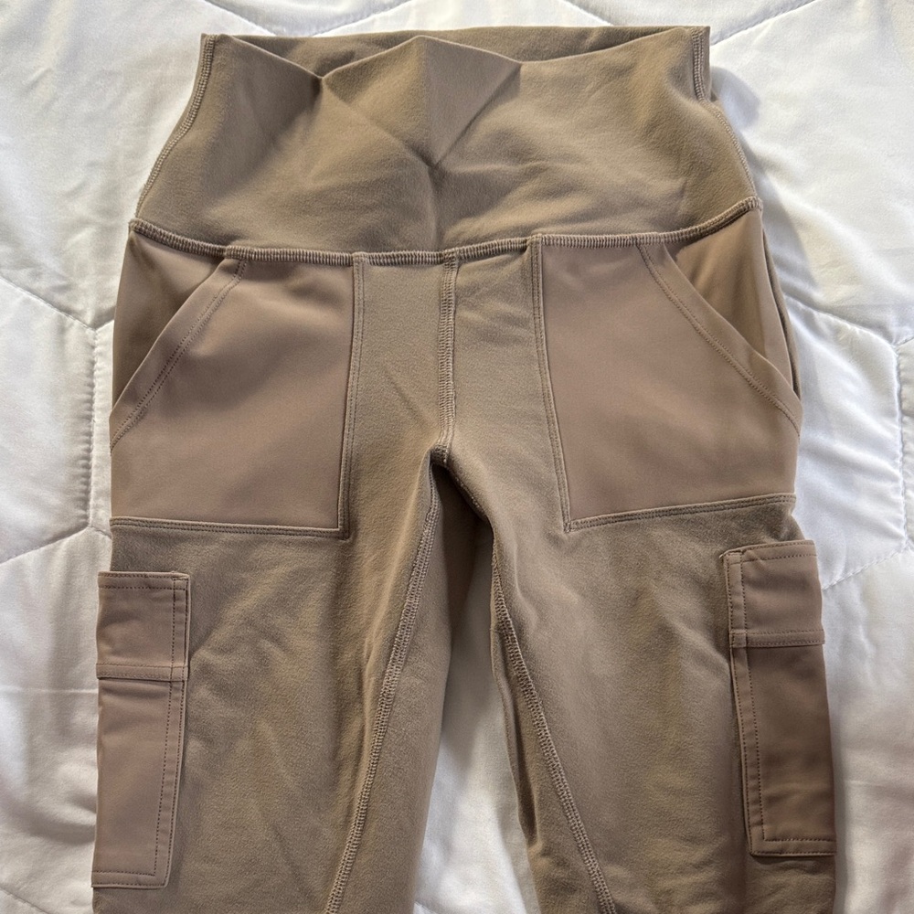ALO Yoga Tan cargo Leggings XS